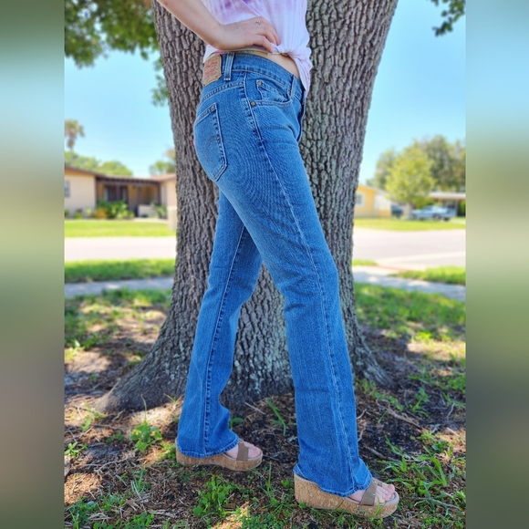 Vintage Y2K Levi's 515 Nouveau Bootcut Jeans, size 8M - Picture 3 of 11